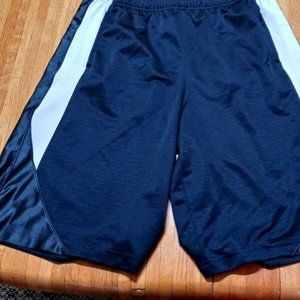 Nike  athletic boys  basketball shorts size large